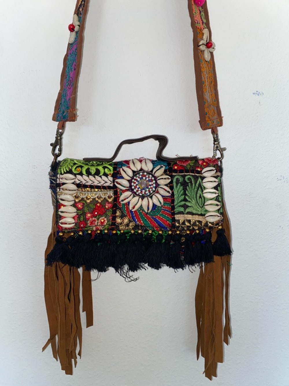 Embroidered Boho Crossbody Bag with Shell Detail - Multicolor